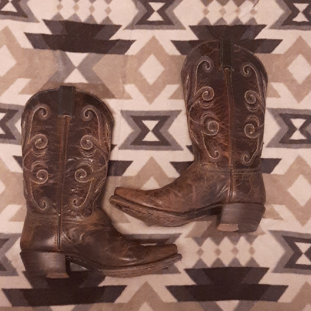 Rustic Brown Western Boots